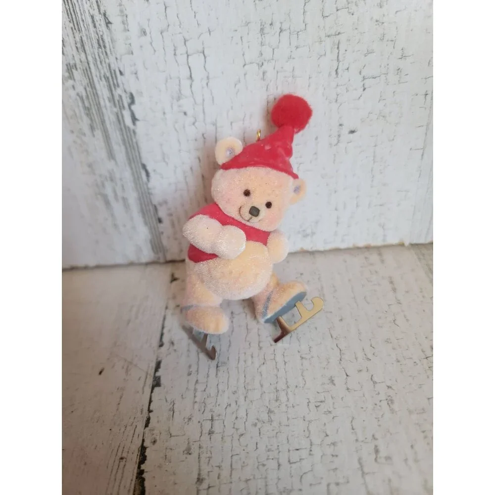 Hallmark can't wait‎ to skate marry Hamilton Bears ornament Xmas